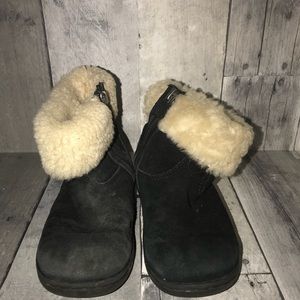Toddler black size 9 uggs